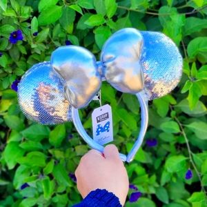 Metallic silver Minnie Mouse ears